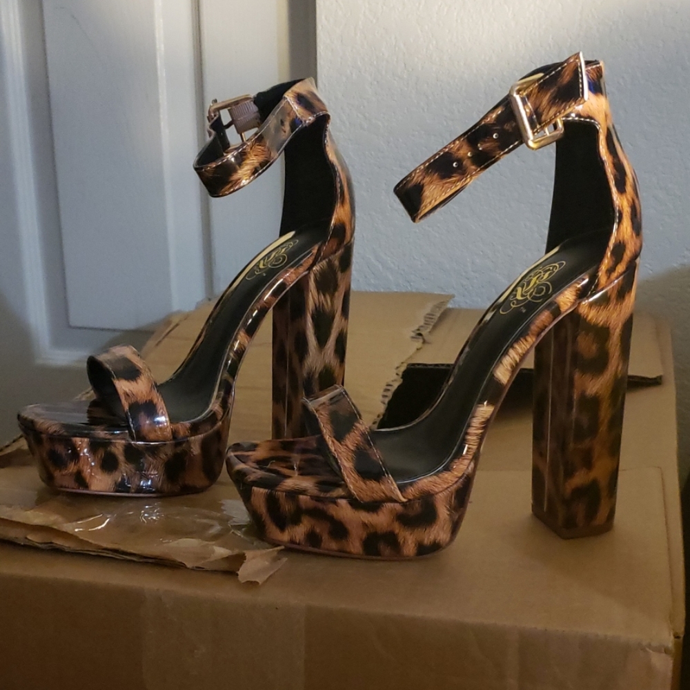 Leopard platform heels